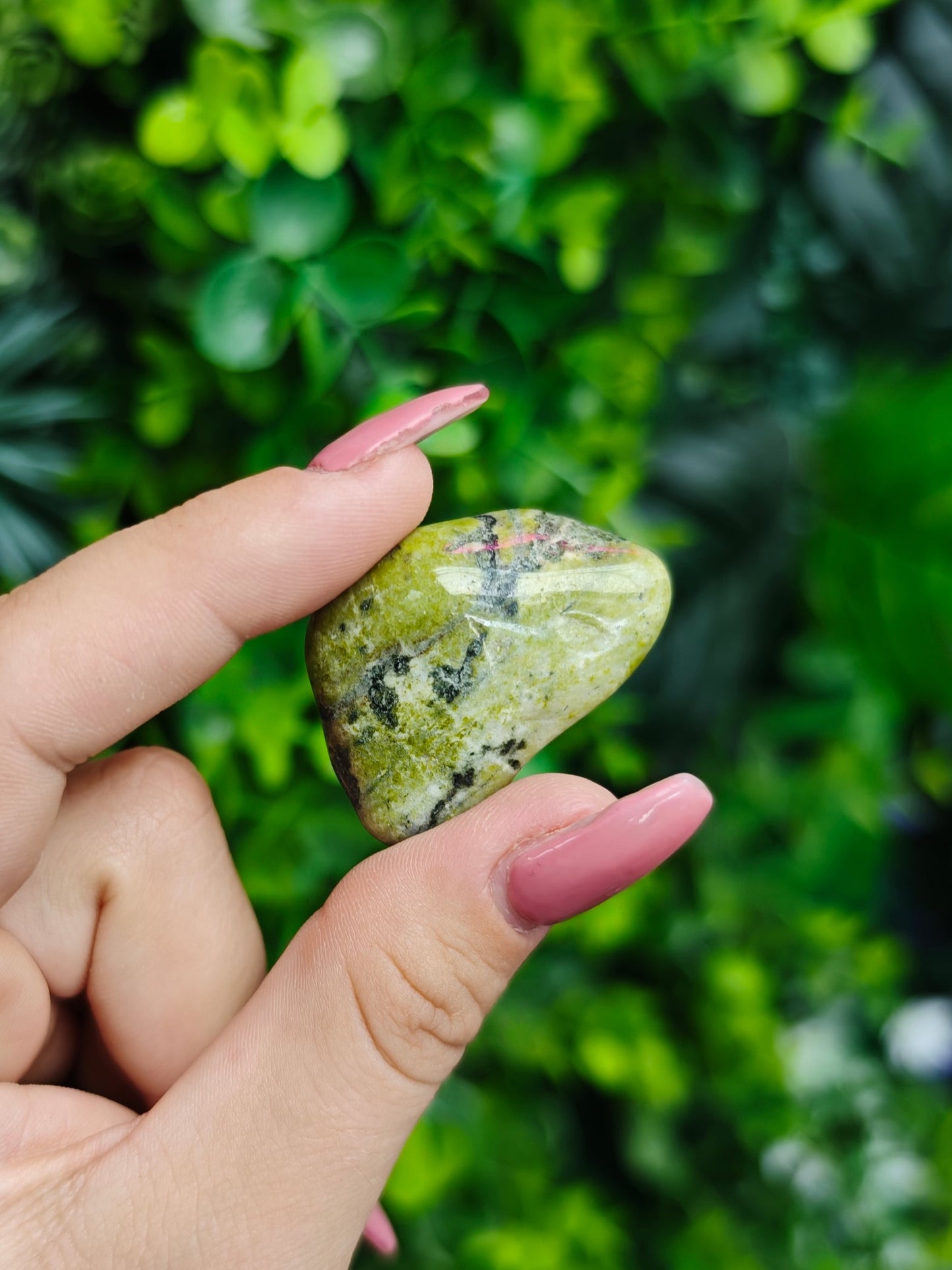 Serpentine Tumbled Stone