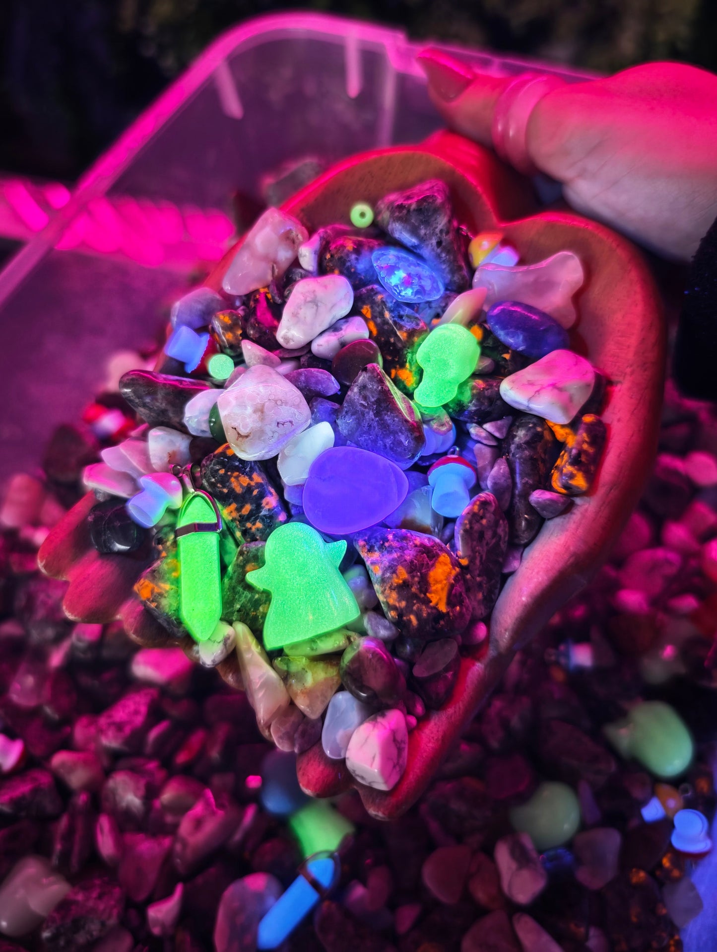 UV Reactive Crystal Confetti Scoop