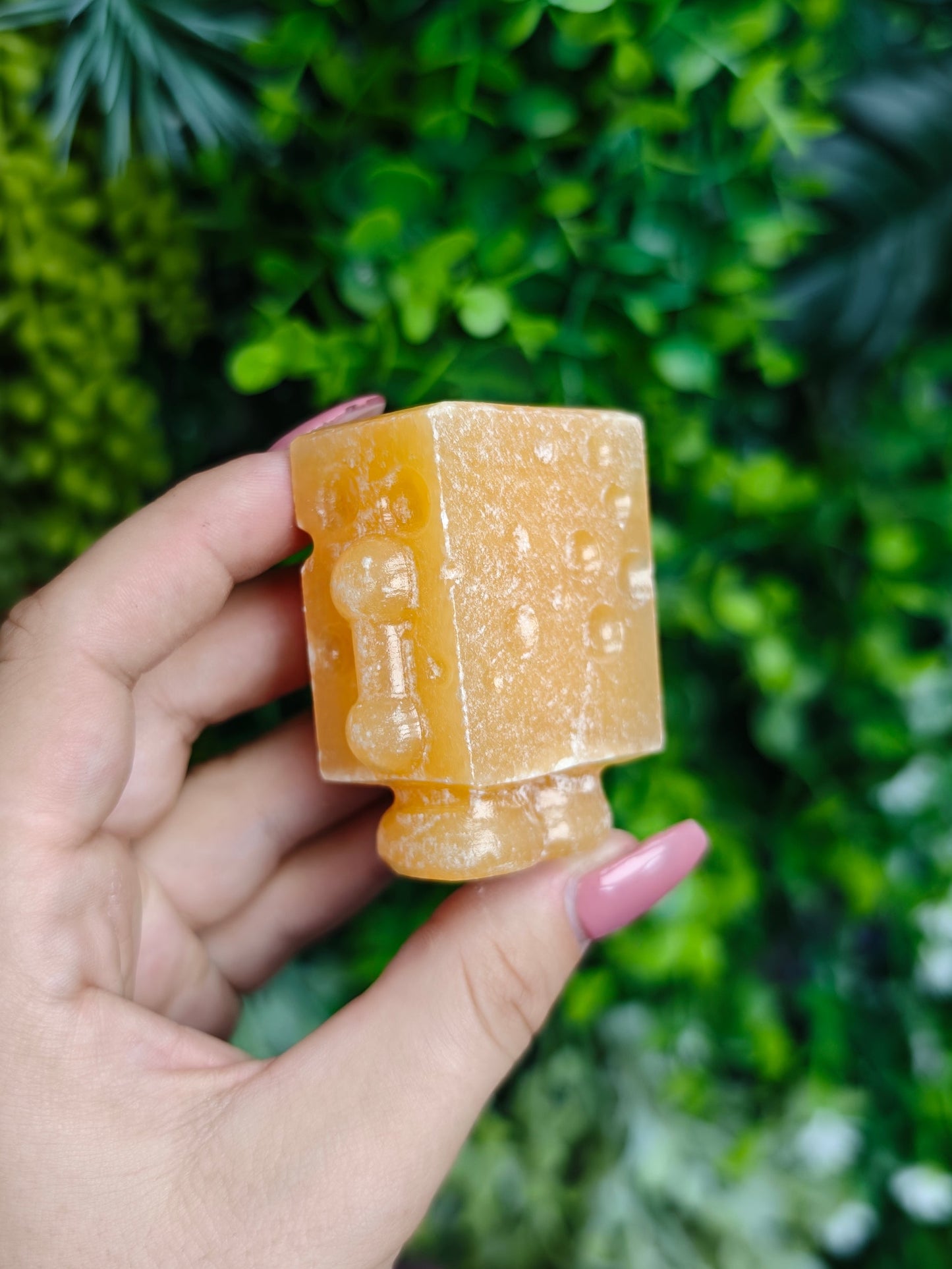 Organe Calcite Spongebob Carving