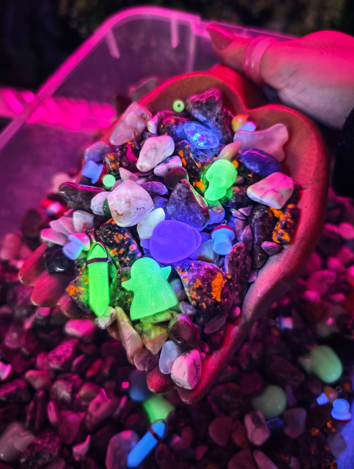 UV Reactive Crystal Confetti Scoop