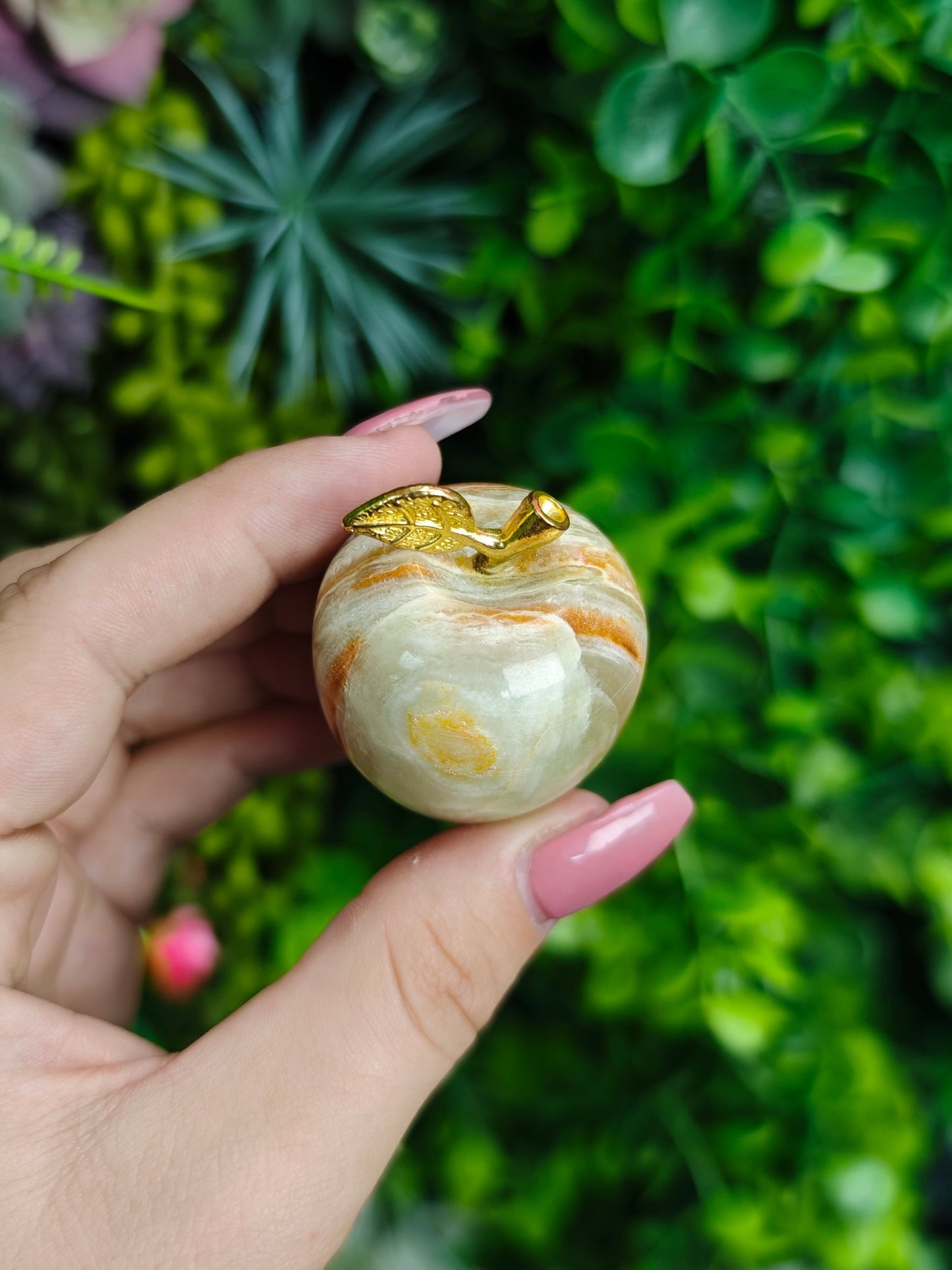 Onyx Apple Carving