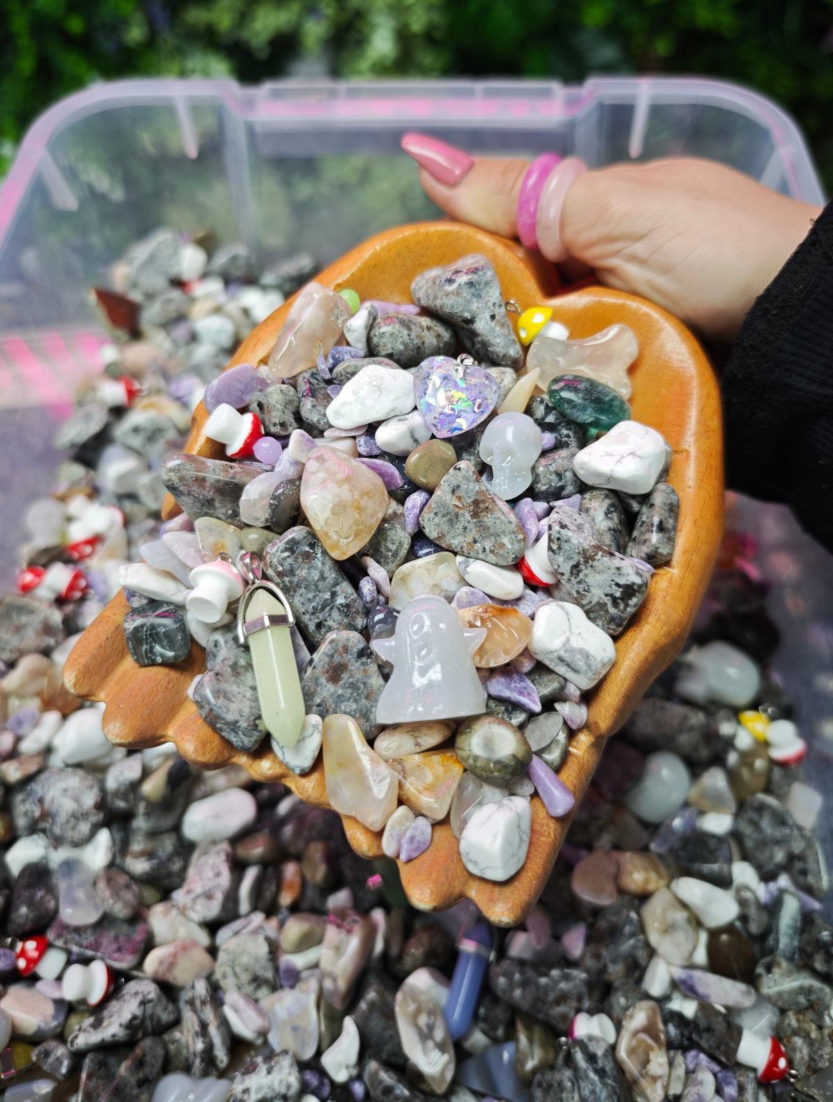 UV Reactive Crystal Confetti Scoop
